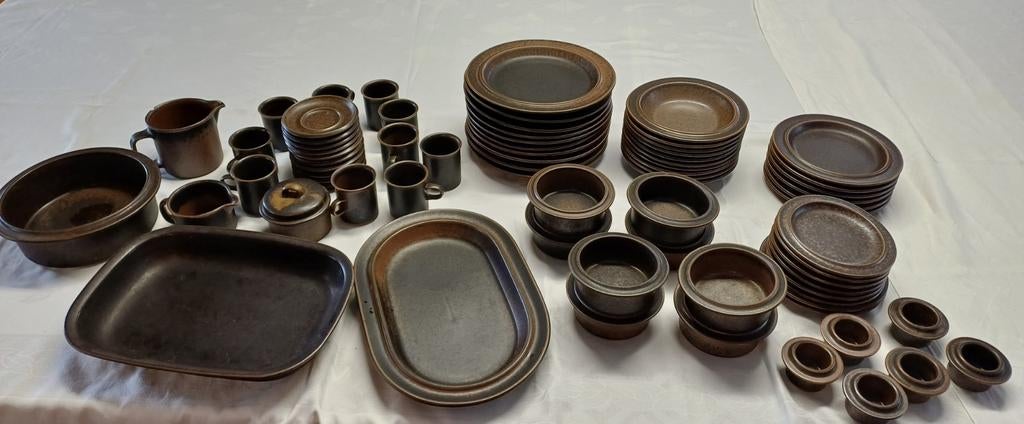 Arabia Ruska servies, 63-delig, Huis en Inrichting, Keuken | Servies, Overige stijlen, Aardewerk, Ophalen