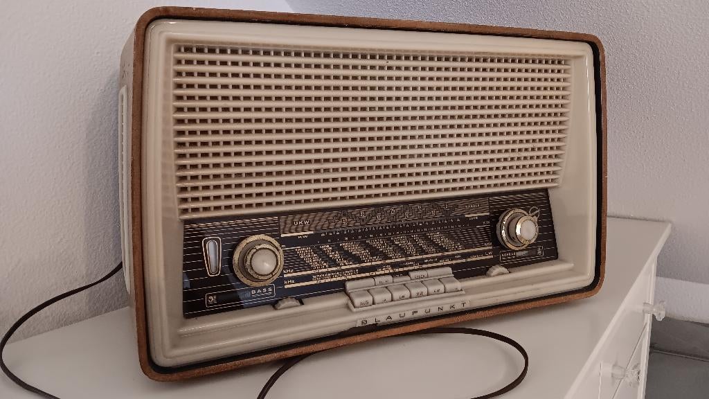 Antieke Radio, Ophalen