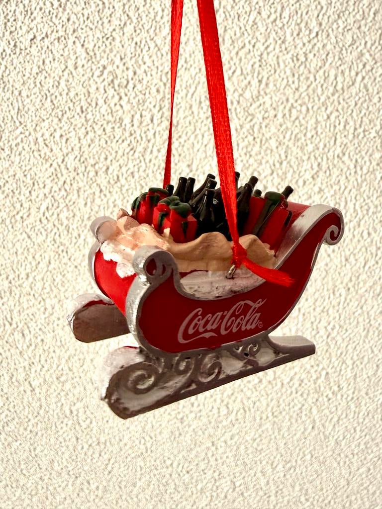 Kerst ornament Coca Cola arreslee met cadeau, Diversen, Ophalen, Nieuw