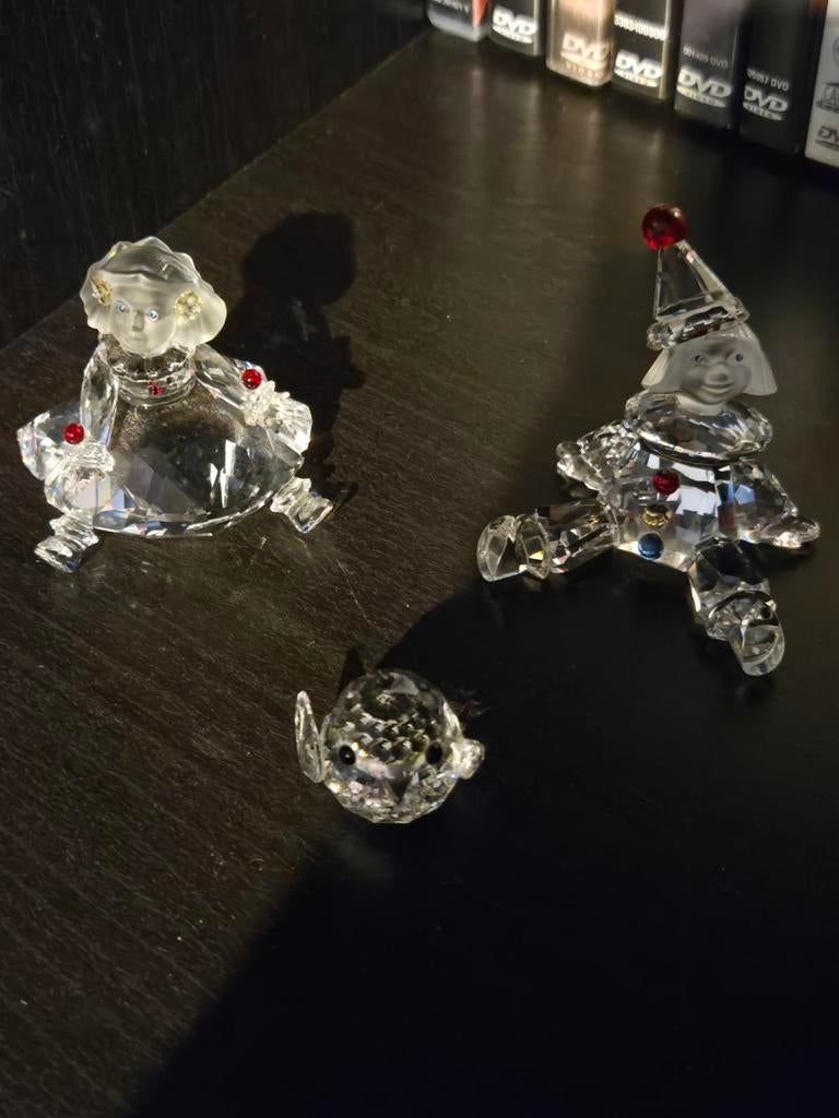 SWAROVSCI ,MEISJE ,CLOWN EN VOGELTJE 1 VLEUHLGEL WEG,IGS, Verzamelen, Swarovski, Ophalen of Verzenden, Figuurtje
