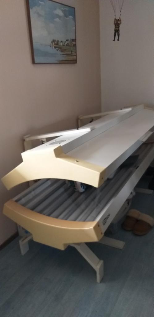 Gratis af te halen Zonnebank c.q. Oud ijzer, Ophalen, Gebruikt, Zonnebank dubbelzijdig, 15 lampen of meer