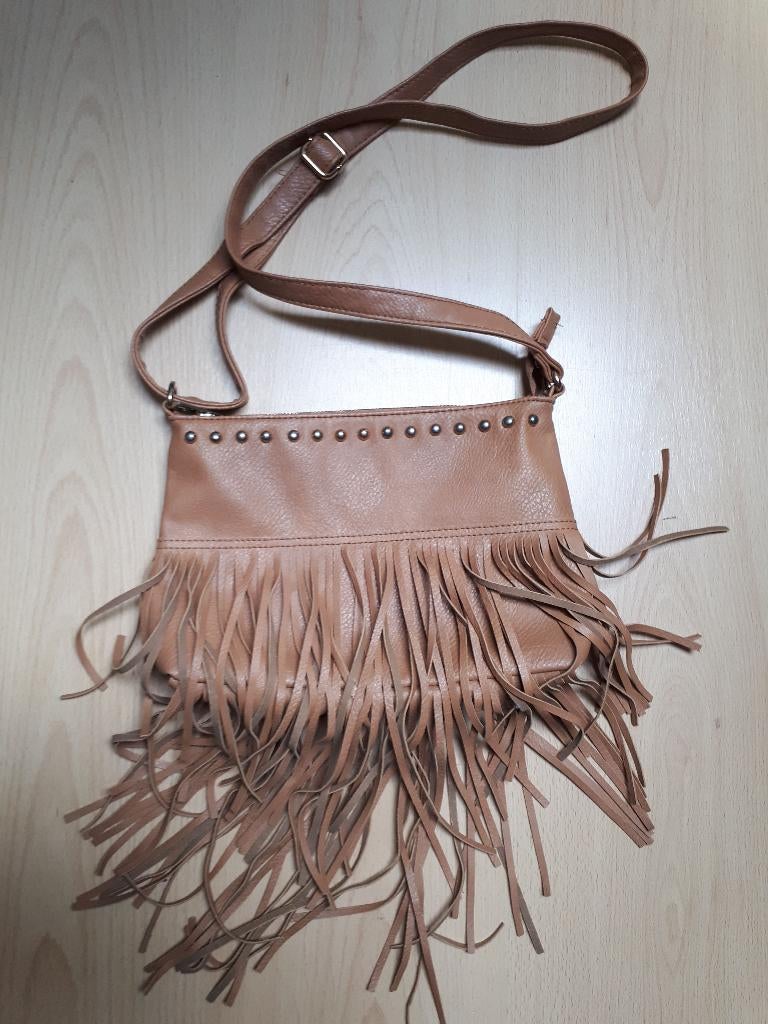 Schoudertasje met franje. Merk Atmosphere., Ophalen of Verzenden, Zo goed als nieuw, Bruin, Overige merken