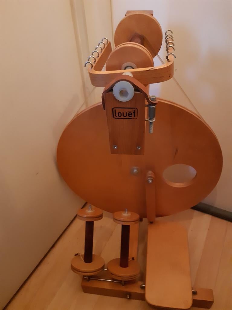Perfect gelakte Louet S10, Hobby en Vrije tijd, Spinnewielen en Spinnen, Spinnewiel, Ophalen