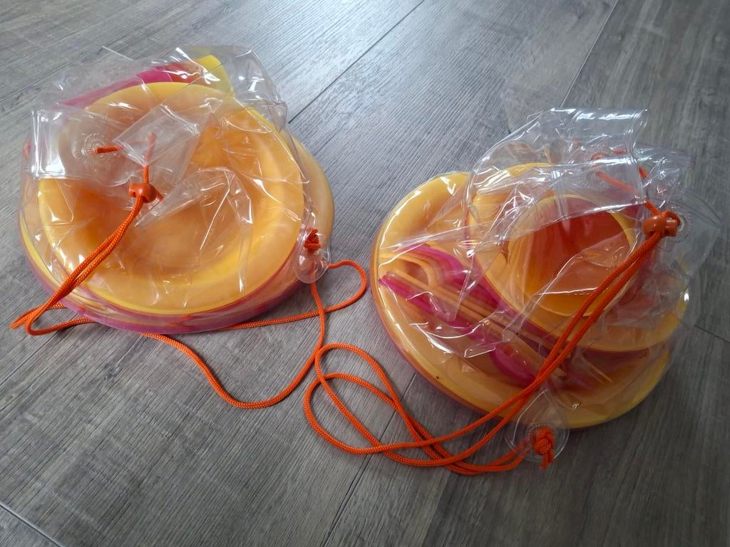 Nieuw 2x 4-delig plastic servies, Ophalen of Verzenden