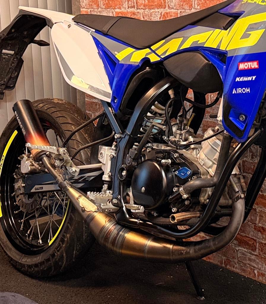 Am6 stage 6 uitlaat onderlangs -ruilen, Ophalen, Zo goed als nieuw, Uitlaat