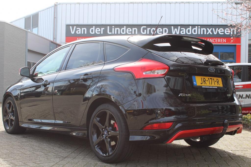 Ford Focus 1.5 Black Edition 1.5 150 PK Navi/Pdc 2x/18"/Trek, Focus, 4 cilinders, 150 pk, Origineel Nederlands