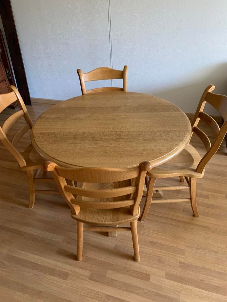 Massief eiken tafel (108cm) met 4 stoelen, Ophalen, Zo goed als nieuw, 4 tot 6 stoelen