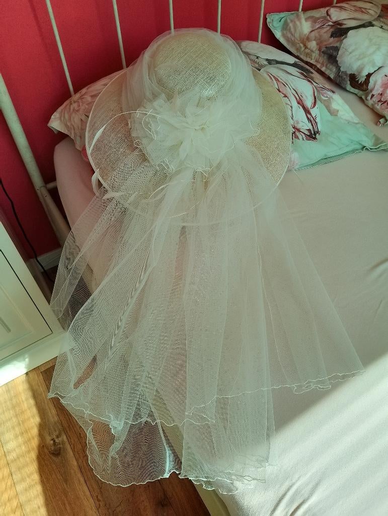 Trouw hoed, Ophalen of Verzenden, Zo goed als nieuw, One size fits all