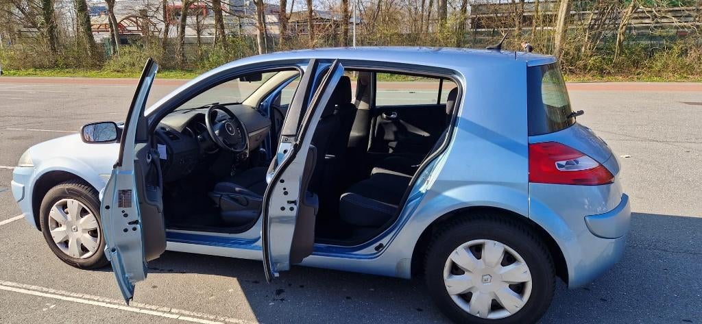 Renault Megane 1.6 16V 2008 Blauw (1000 euros), Voorwielaandrijving, 625 kg, 4 cilinders, Blauw
