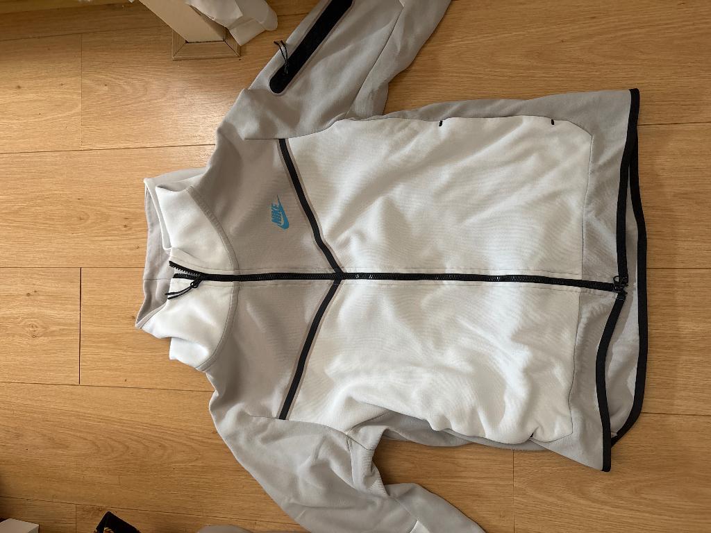 Nike tech trainingspak, Maat 52/54 (L), Wit, Ophalen of Verzenden, Zo goed als nieuw