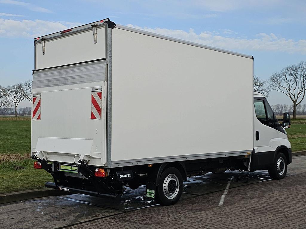 IVECO DAILY 35S14       bakwagen laadklep!, Auto's, Automaat, 136 pk, Gebruikt, Euro 6
