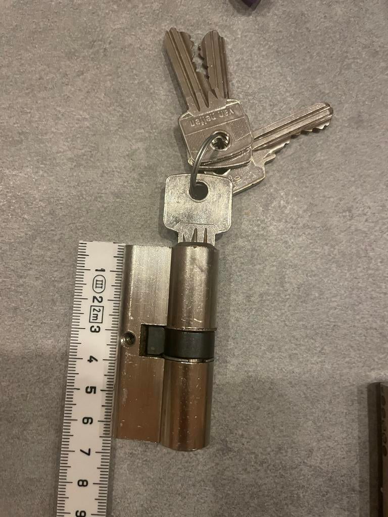 Set van 4 cilindersloten met gelijke sleutel, Ophalen of Verzenden, Gebruikt