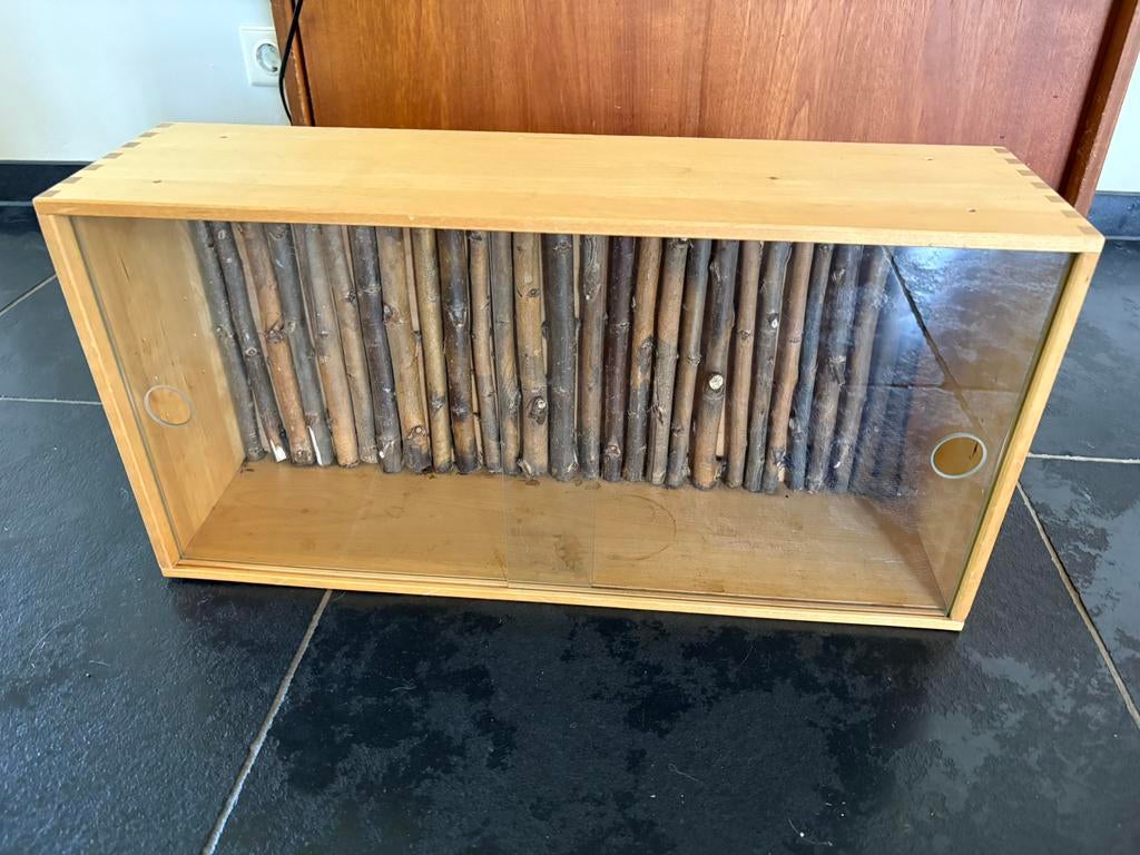 Vintage wandkastje met glazen schuifdeurtjes, Antiek en Kunst, Antiek | Meubels | Kasten, Ophalen