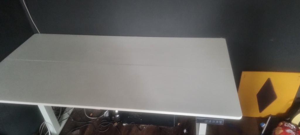 Wit gaming bureau, in hoogte verstelbaar, Ophalen, Metaal, In hoogte verstelbaar, Zo goed als nieuw