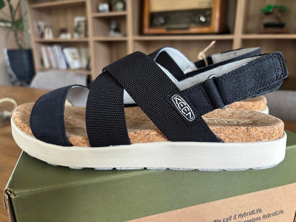 Keen Elle Criss Cross sandalen mt40,5 zwart nieuw, Zwart, Nieuw, Sandalen of Muiltjes, Ophalen of Verzenden