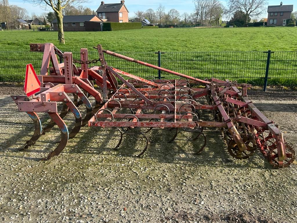 Vaste tand cultivator met triltand, Ophalen, Akkerbouw, Grondbewerking