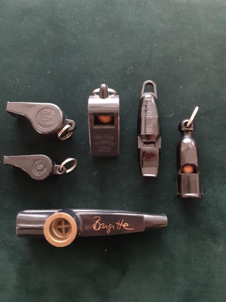 6 oude fluitjes. Acme.  Kazoobie Kazoo. England. USA., Ophalen of Verzenden