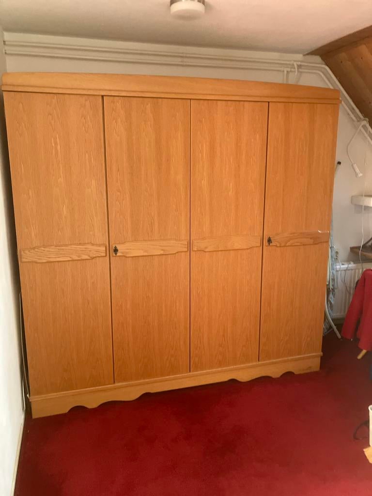 Ruime eikenhouten kledingkast met veel opbergruimte, Ophalen, Gebruikt, Eikenhout, 200 cm of meer