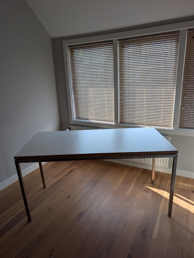 gratis: groot wit bureau, Ophalen, Gebruikt, Wit