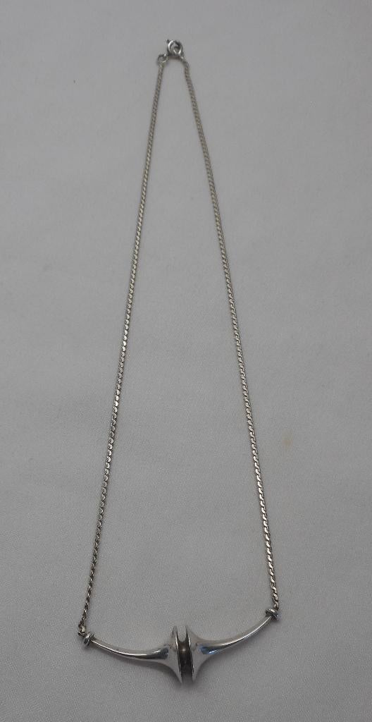 Zilveren ketting met vaste modernist hanger nr.2424, Met hanger, Verzenden, Zo goed als nieuw, Zilver