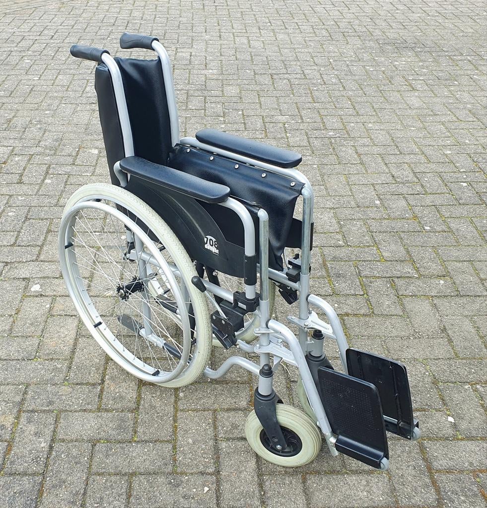Nette rolstoel inklapbaar merk Vermeiren NIEUWSTAAT, Diversen, Rolstoelen, Bishof en Bishof, Bishof en Bishof, Zo goed als nieuw