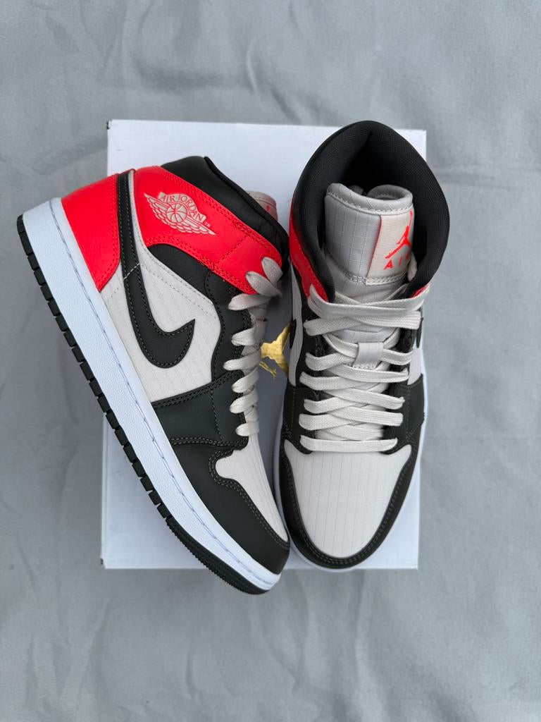 Air Jordan 1 Mid Sprint Light Orewood Brown - Maat 40.5, --, Bruin, Nieuw, Ophalen of Verzenden