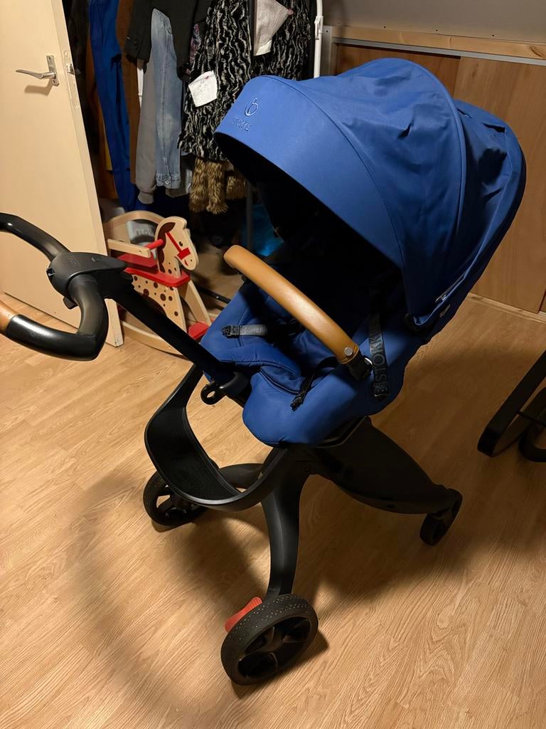 Stokke Xplory Kinderwagen - Zo goed als nieuw met accessoire, Kinderen en Baby's, Kinderwagens en Combinaties, Zo goed als nieuw