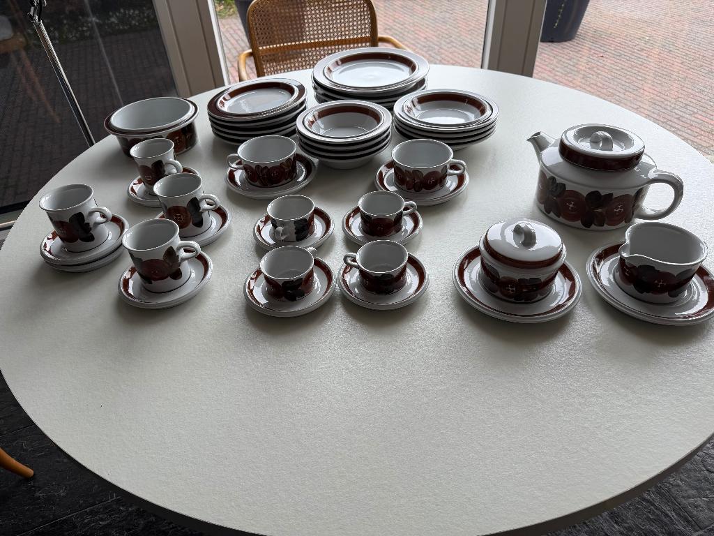 Arabia Finland "Rosmarin" servies, Huis en Inrichting, Keuken | Servies, Ophalen, Zo goed als nieuw, Keramiek, Overige stijlen