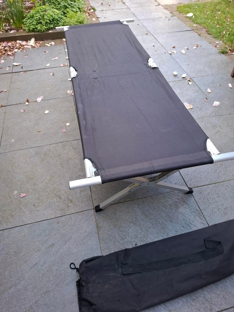Opvouwbaar veldbed / stretcher, Ophalen, Gebruikt, 1-persoons