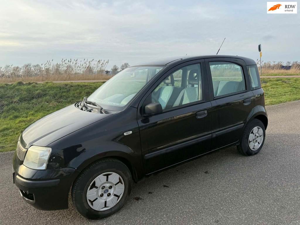 Fiat Panda 1.1 Active Cool incl apk en garantie !, Voorwielaandrijving, Airbags, 4 stoelen, Zwart