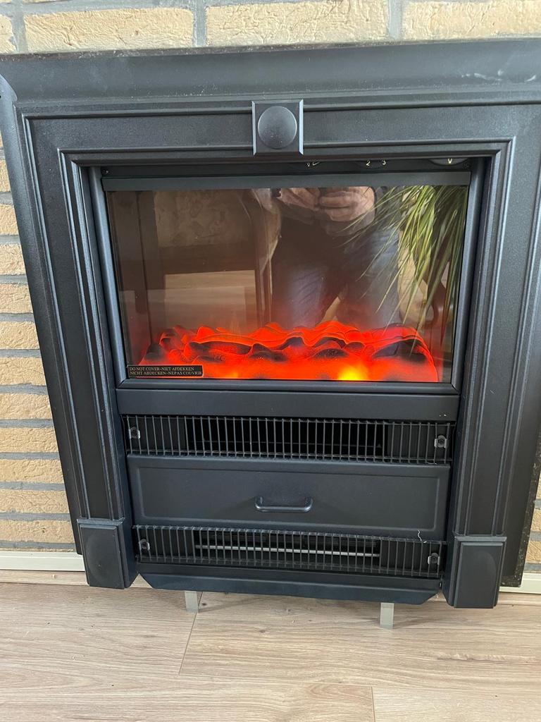 Elektrische haard met vlam effect, Huis en Inrichting, Haarden, Ophalen of Verzenden, Gebruikt, Inzethaard, Elektrische haard