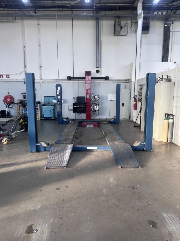 Nussbaum 4.45 4 koloms 4 hefbrug uitluiner 4500KG breed!, Auto diversen, Overige Auto diversen, Ophalen of Verzenden