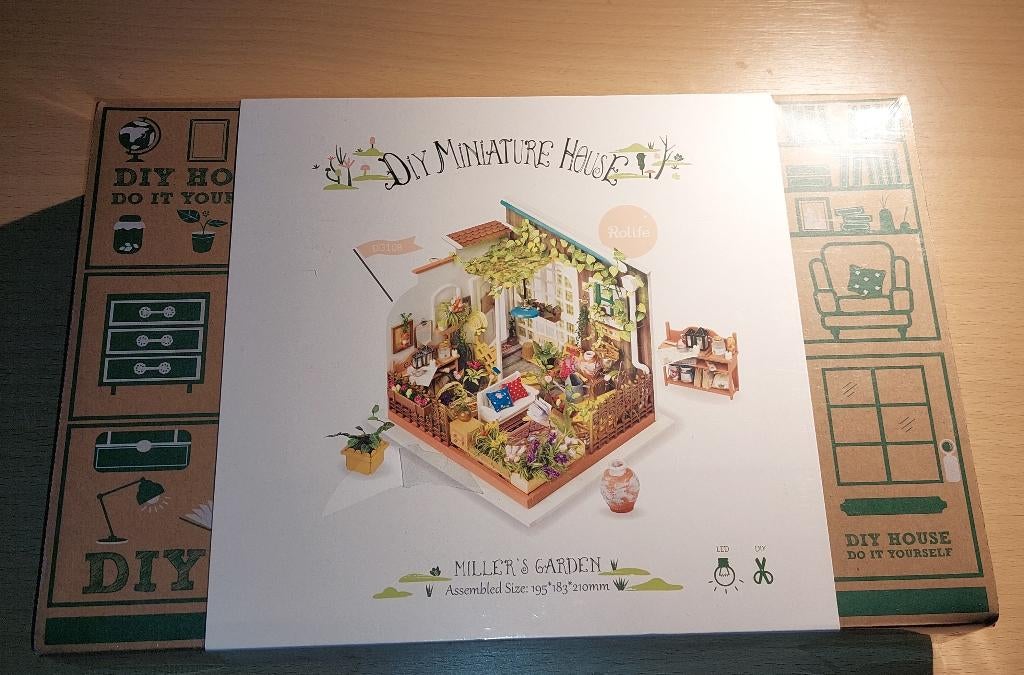 DIY miniature house Miller's Garden, Hobby en Vrije tijd, Knutselen, Ophalen of Verzenden, Nieuw, Knutselwerk