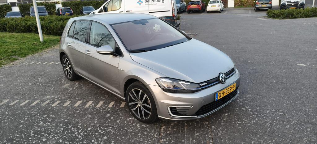 Volkswagen Golf E-golf Elektromotor 136pk 5D Aut. 2019 Grijs, Auto's, 136 pk, Zwart, 35 kWh, Elektrisch