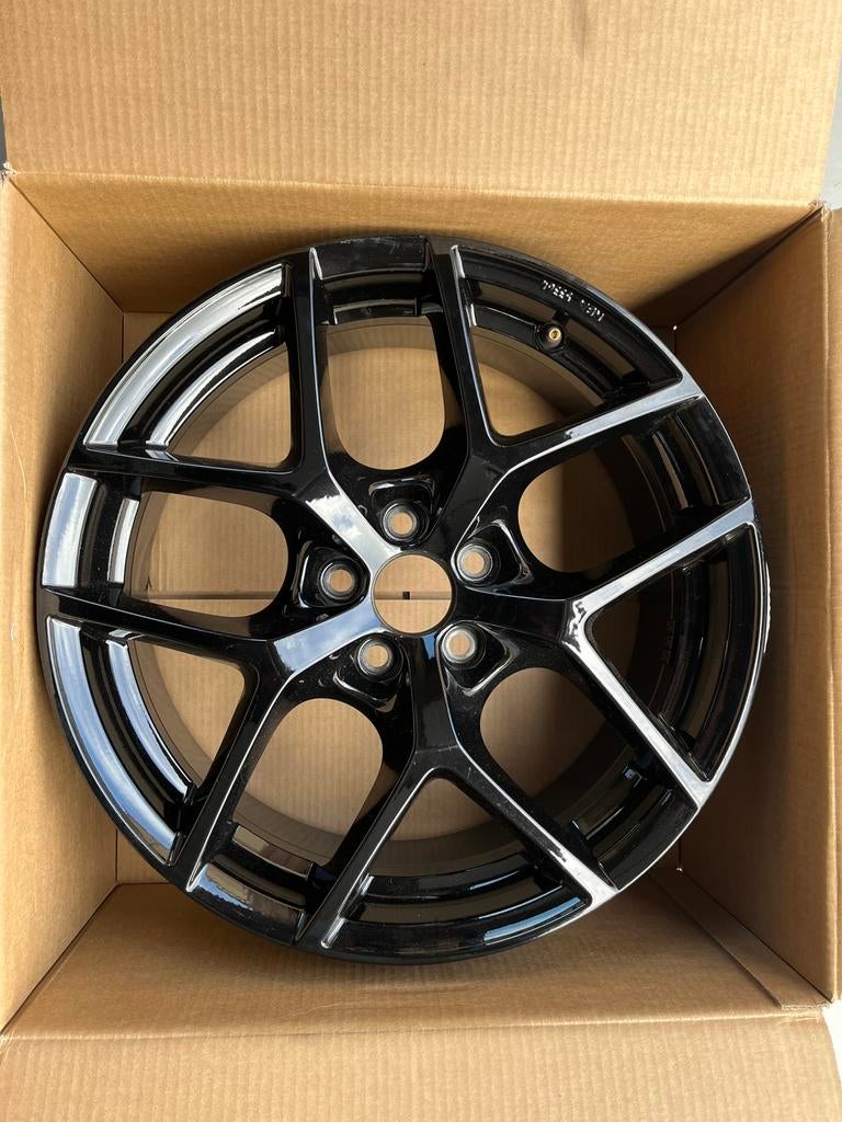 Borbet Y velg  17 inch  5x100  Ibiza  Polo  Audi, Ophalen, Zo goed als nieuw