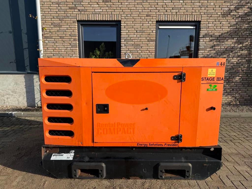 SDMO R44 C3 Mitsubishi Leroy Somer 44 kVA Silent Rental gene, Ophalen of Verzenden