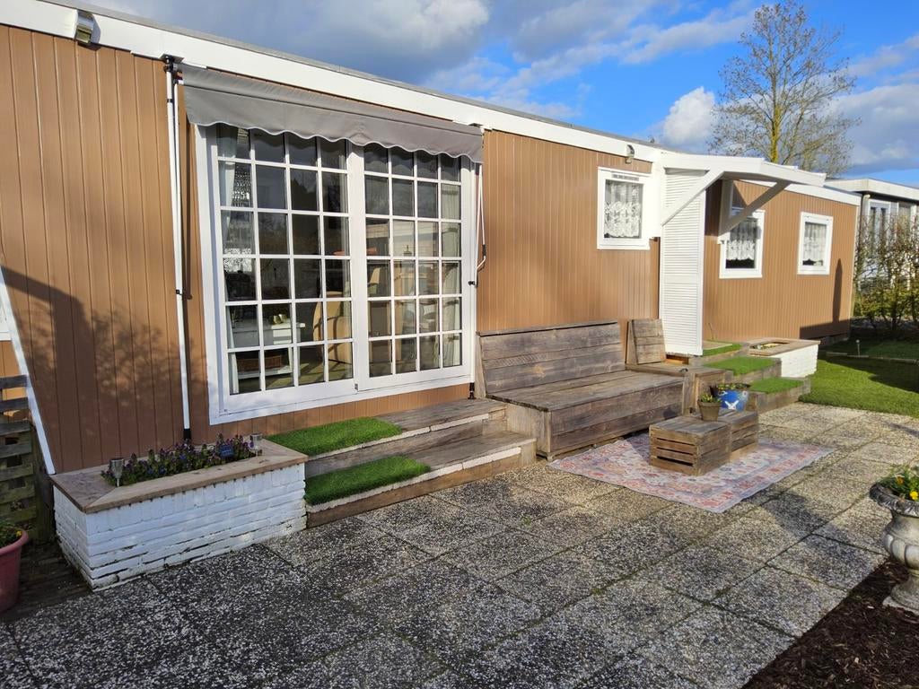 Chalet in de Betuwe, Kesteren. Net gerenoveerd! 36m2