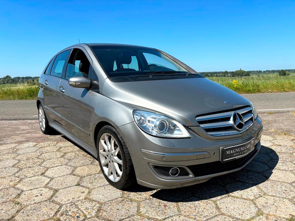 Mercedes-Benz B-klasse 200 Turbo AUTOMAAT AIRCO XENON PANO N, Gebruikt, 4 cilinders, 400 kg, Leder en Stof