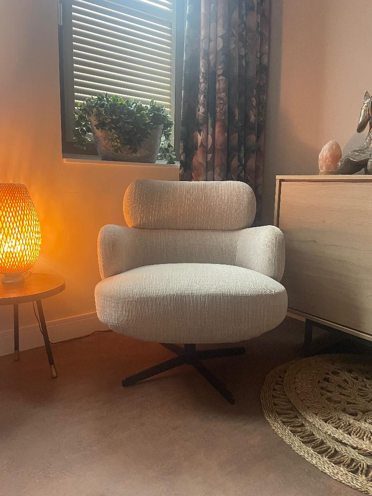 Moderne fauteuil, past en elk interieur, Ophalen, Minder dan 50 cm, 75 tot 100 cm, Zo goed als nieuw