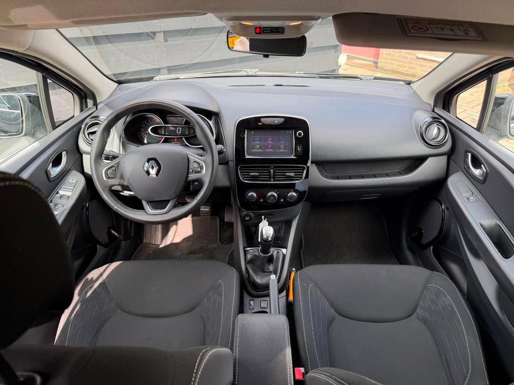 Renault Clio 0.9 TCe Limited PDC I Navigatie I Bass Reflex I, 898 cc, Gebruikt, 580 kg, Origineel Nederlands