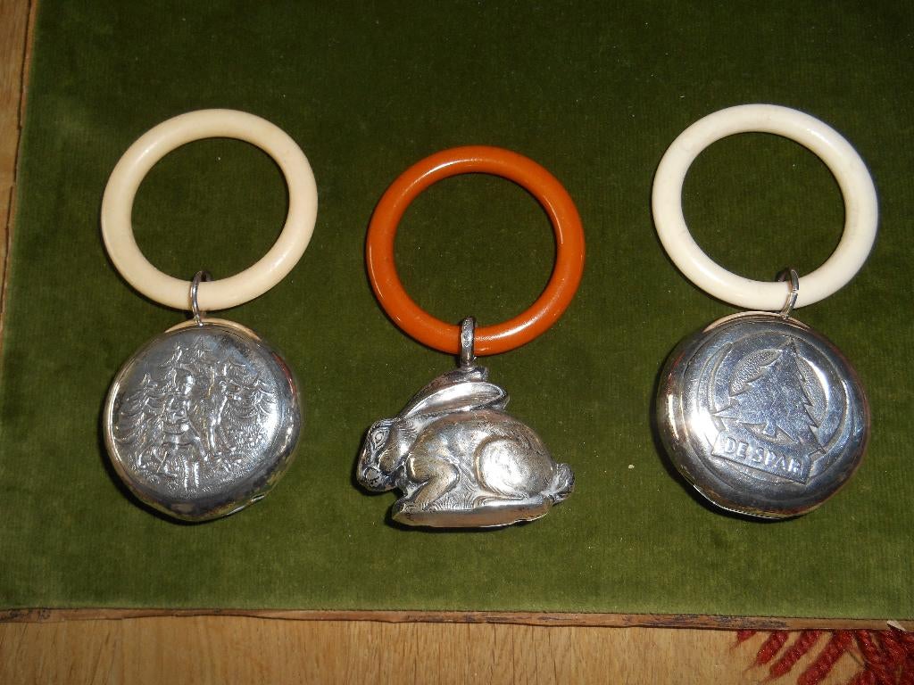 3 antieke rammelaar 1 zilver 2 zwaar verzilverd, Antiek en Kunst, Ophalen of Verzenden