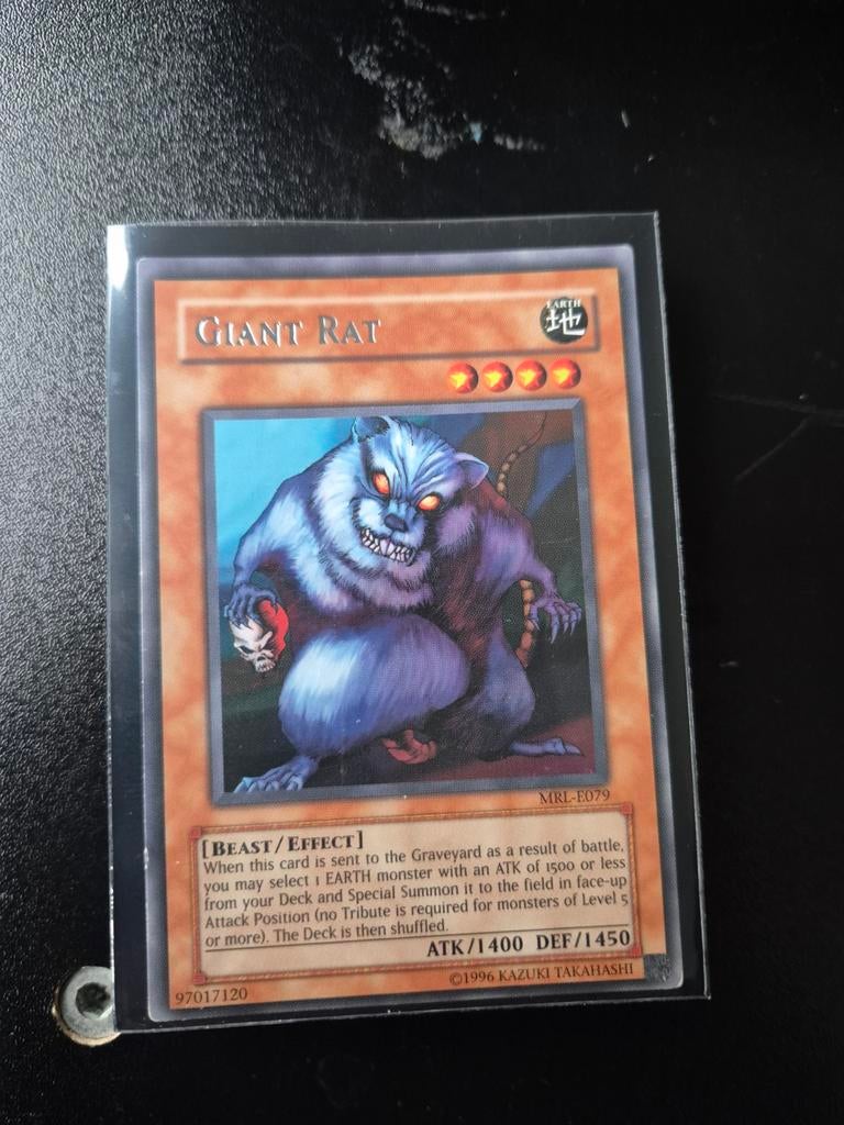 Yu-Gi-Oh! Giant Rat MRL-E079 Kaart, Ophalen of Verzenden, Gebruikt, Losse kaart