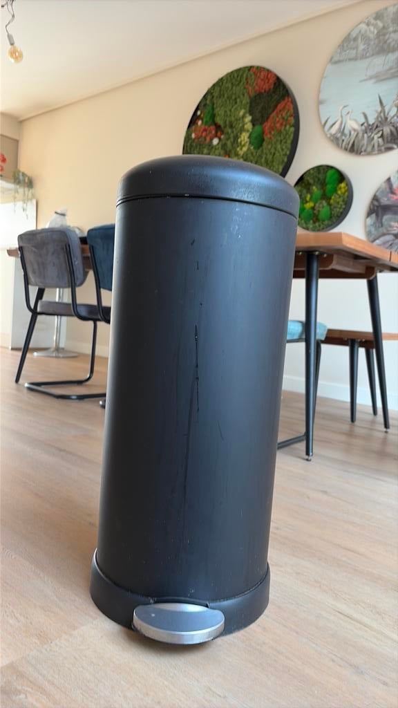 Pedaalemmer zwart 60L, Ophalen of Verzenden, Zo goed als nieuw, Metaal, Minder dan 50 cm