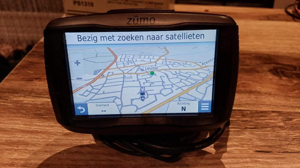 Garmin Zumo 590 + houder + stuurmontage, Motoren, Accessoires | Navigatiesystemen, Ophalen of Verzenden