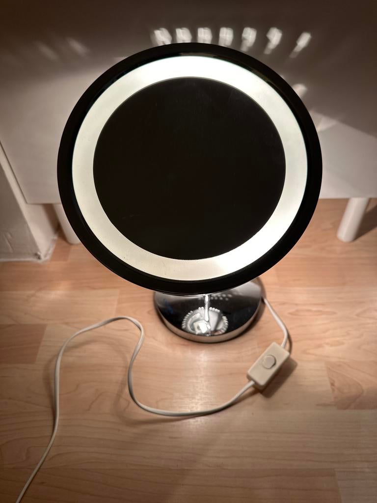 Make  - up vergroot spiegel met verlichting, Ophalen of Verzenden, Gebruikt