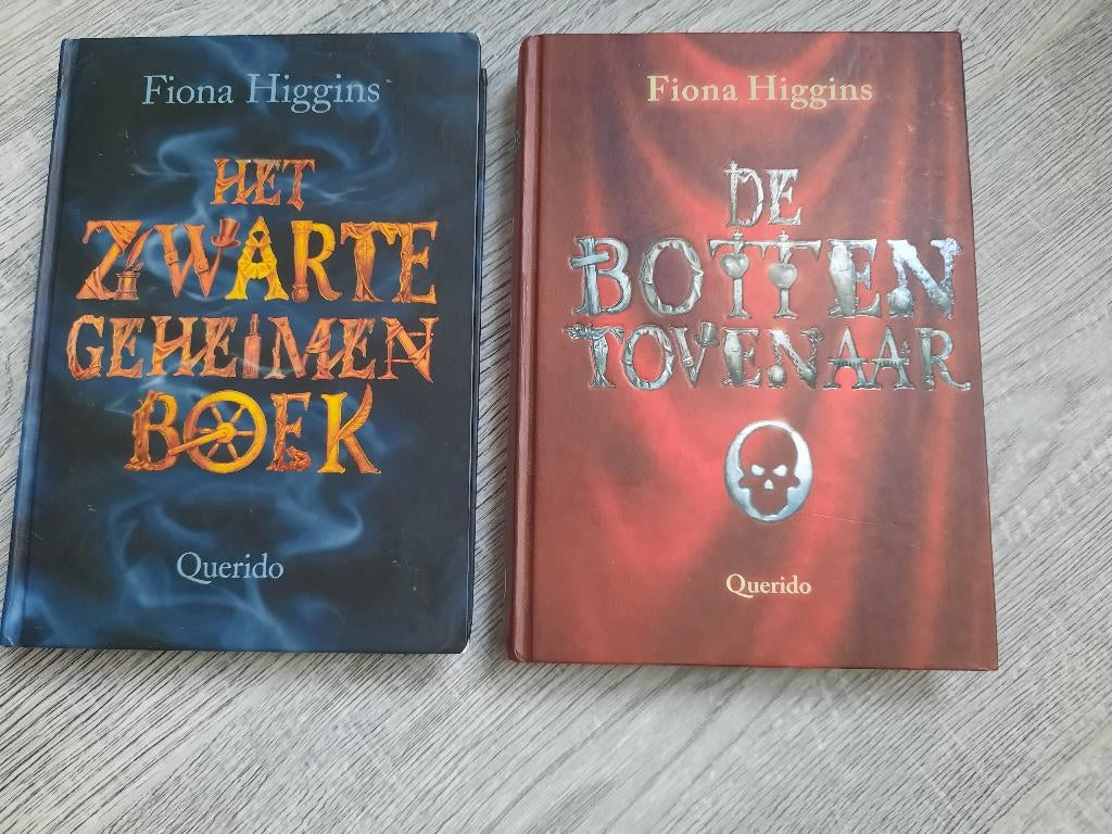 Fiona Higgins: Zwarte geheime boek & De botten tovenaar, Ophalen of Verzenden, Zo goed als nieuw