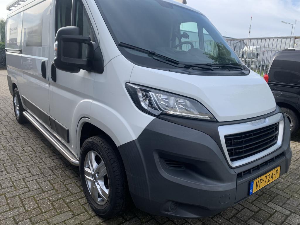 Peugeot Boxer 3 Sidebars met rvs platen, Niet ingevuld, Niet ingevuld, Niet ingevuld