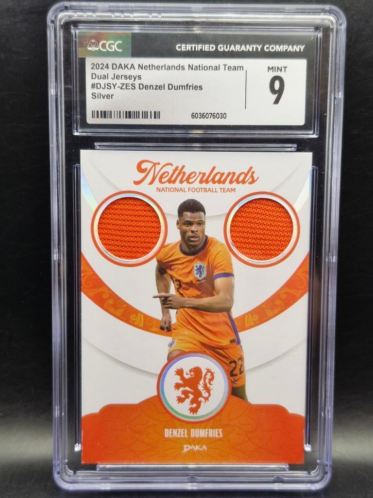 Netherlands national team denzel dumfries nummer 19  cgc 9, Verzenden, Zo goed als nieuw, Losse kaart