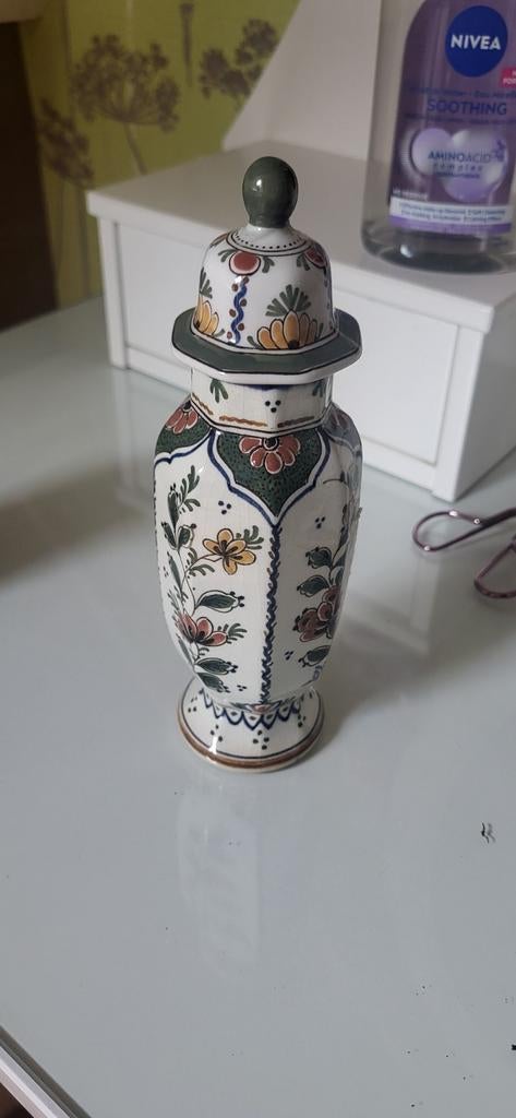 Prachtige Handgeschilderde Royal Delft , Dekselvaas, Antiek en Kunst, Antiek | Vazen, Ophalen of Verzenden