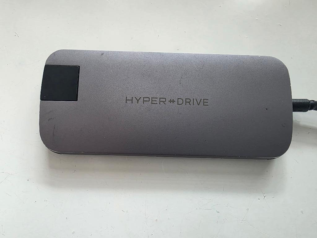 hyper drive ( 8 in 1 ) in goede staat, Ophalen of Verzenden, Zo goed als nieuw, Docking station, Laptop